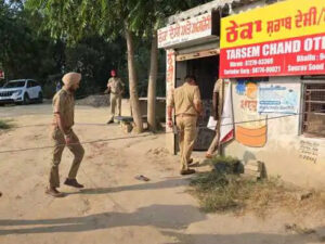 बठिंडा में शराब ठेके के कारिंदे की गोलियां मारकर हत्या:दिनदहाड़े वारदातबठिंडा में शराब ठेके के कारिंदे की गोलियां मारकर हत्या:दिनदहाड़े वारदात